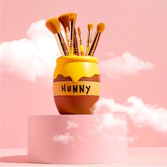 Winnie The Pooh Hunny Pot Brush Storage and Brush Bundle Set - Picture 1 of 4